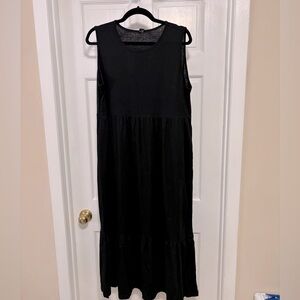 Basic black tiered midi dress